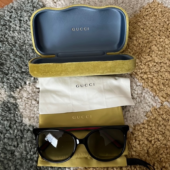 Authentic Gucci sunglasses main image 4